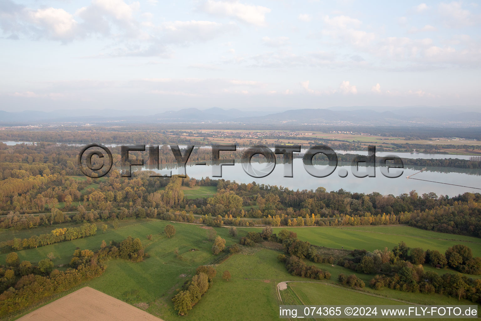 Fort-Louis dans le département Bas Rhin, France du point de vue du drone