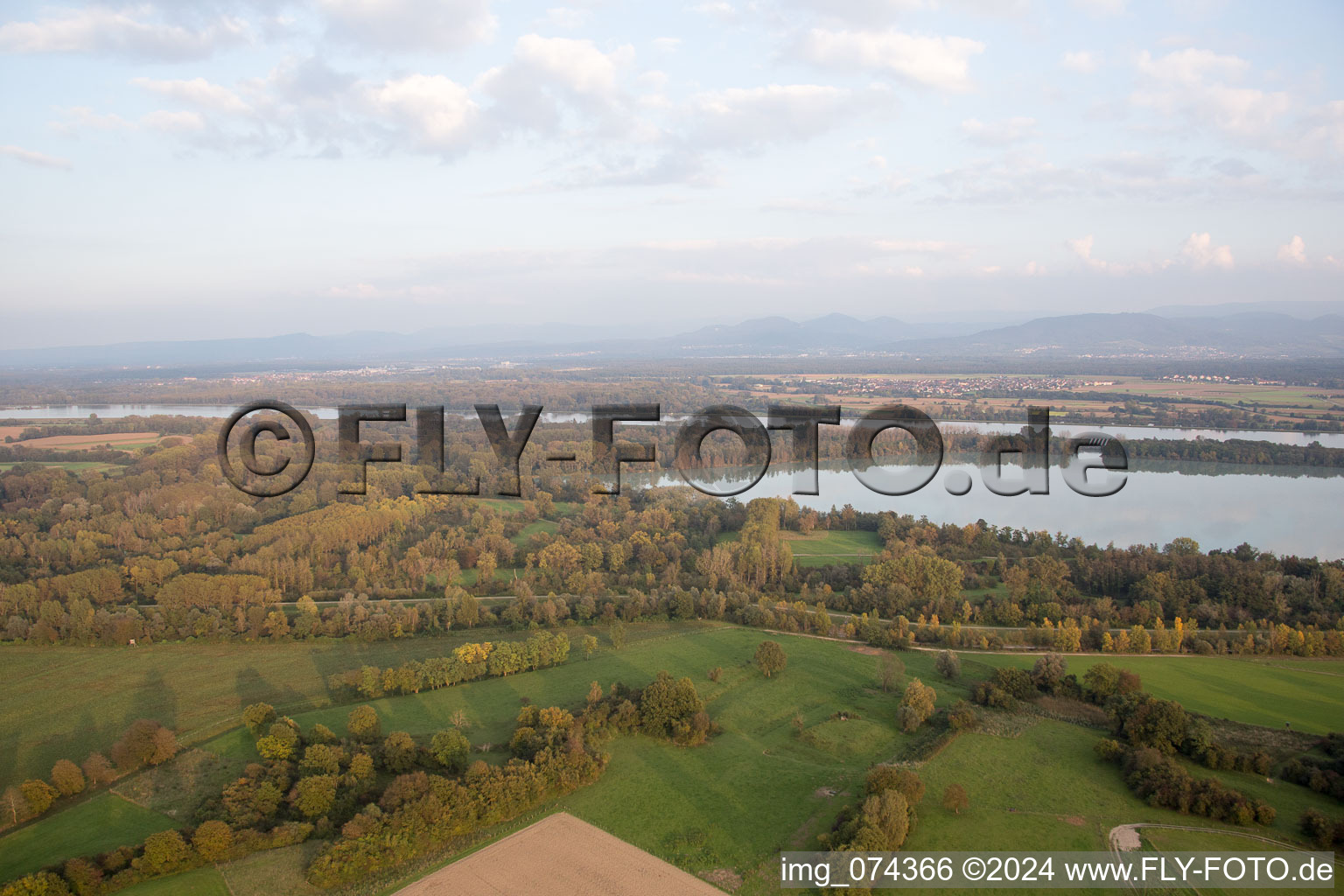 Fort-Louis dans le département Bas Rhin, France d'un drone