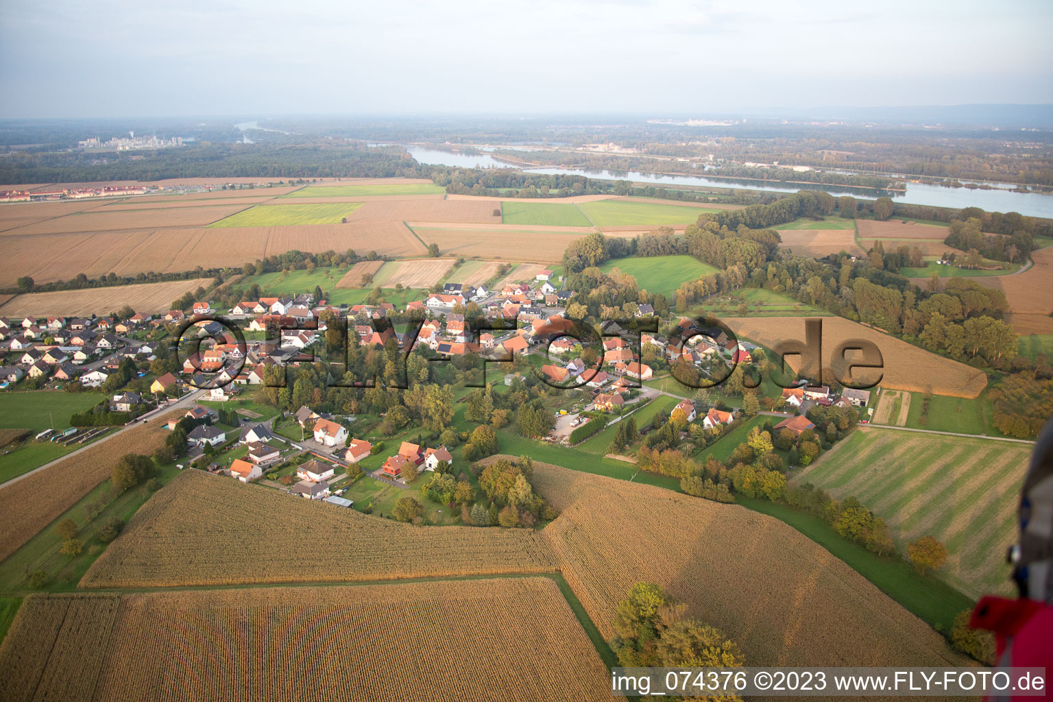 Vue oblique de Neuhaeusel dans le département Bas Rhin, France