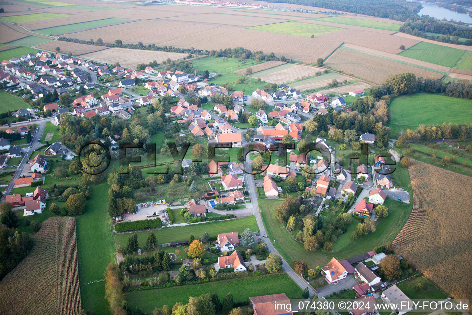 Neuhaeusel dans le département Bas Rhin, France depuis l'avion