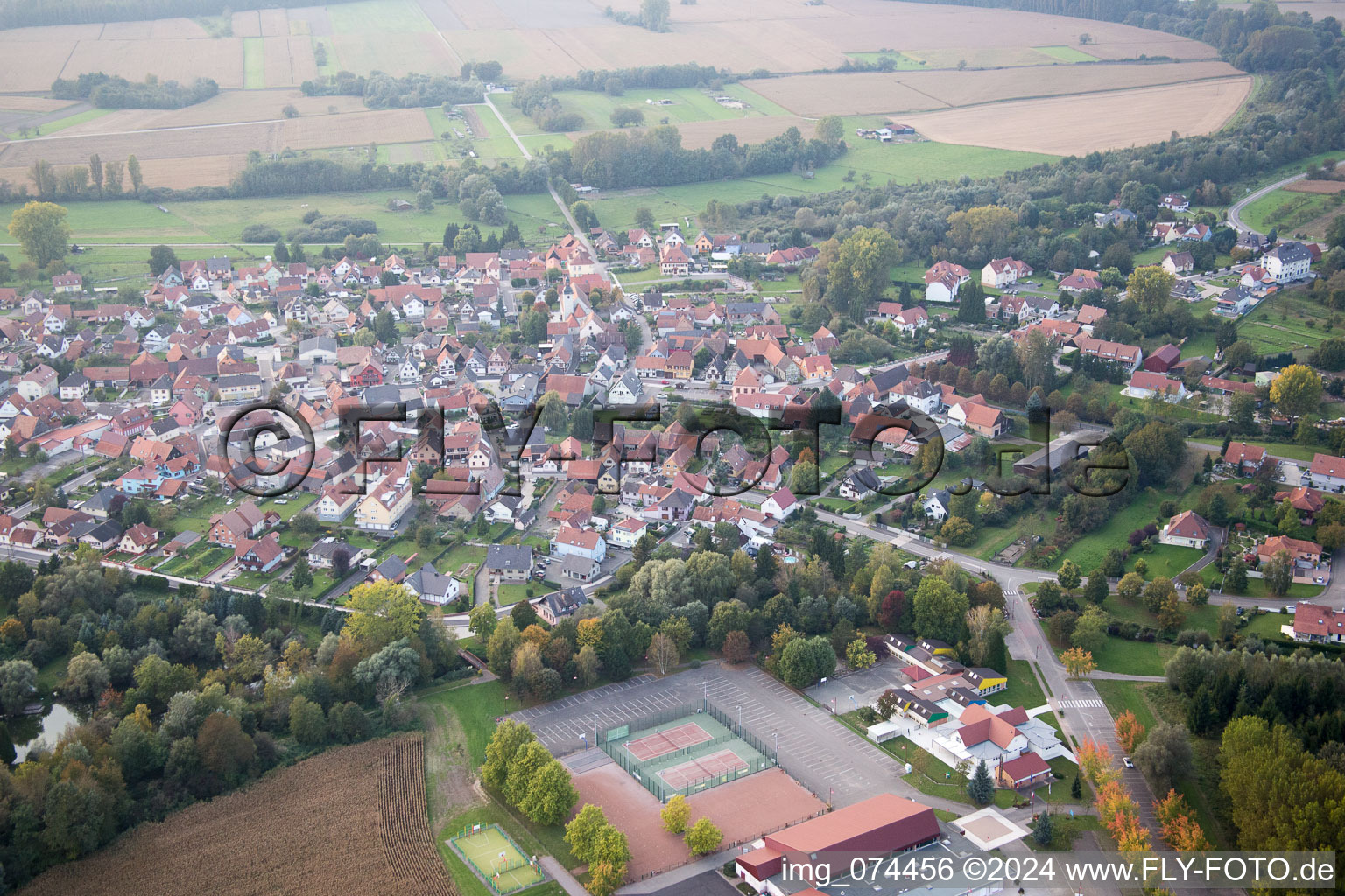 Beinheim dans le département Bas Rhin, France vu d'un drone