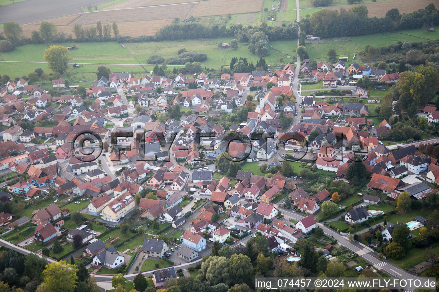 Vue aérienne de Beinheim dans le département Bas Rhin, France