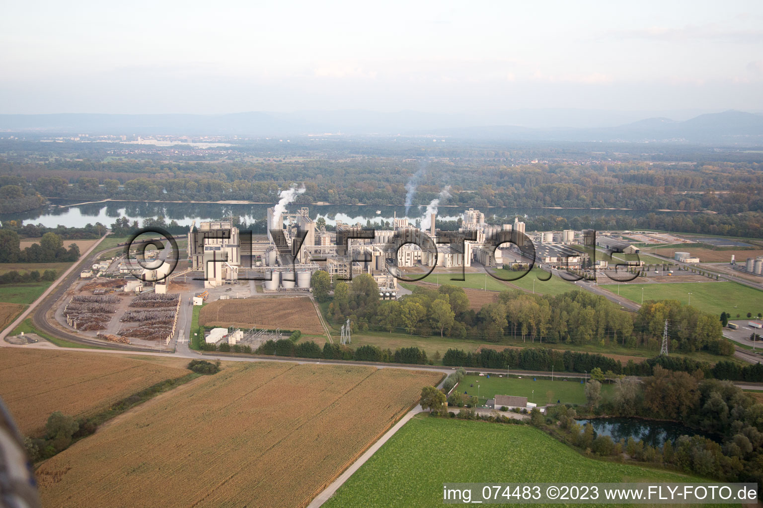 Industrie à Beinheim dans le département Bas Rhin, France vue d'en haut