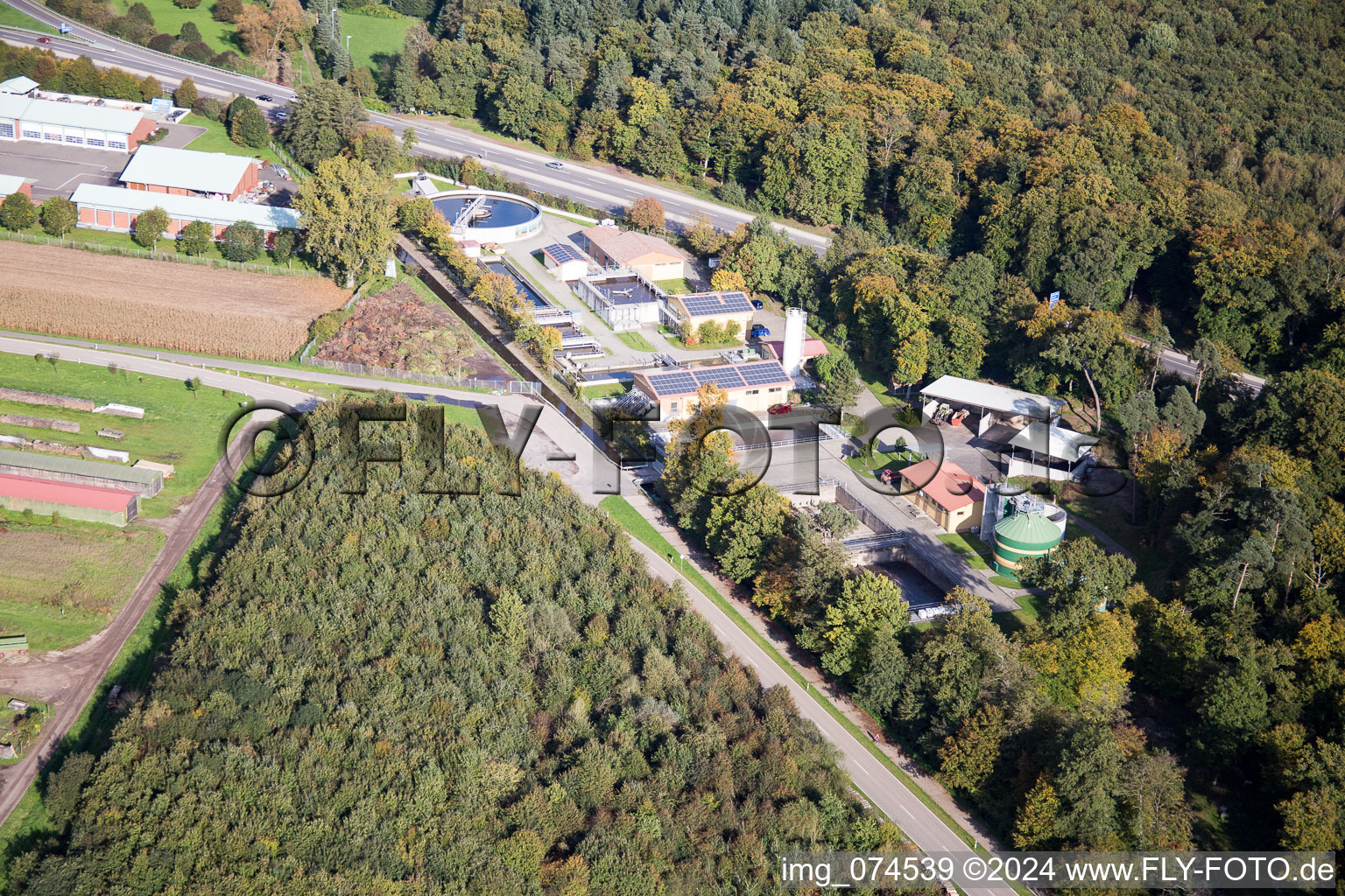 Vue aérienne de Usine de traitement des eaux usées à Kandel dans le département Rhénanie-Palatinat, Allemagne