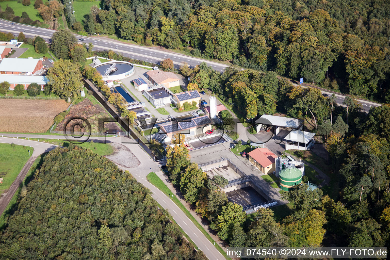 Vue aérienne de Usine de traitement des eaux usées à Kandel dans le département Rhénanie-Palatinat, Allemagne