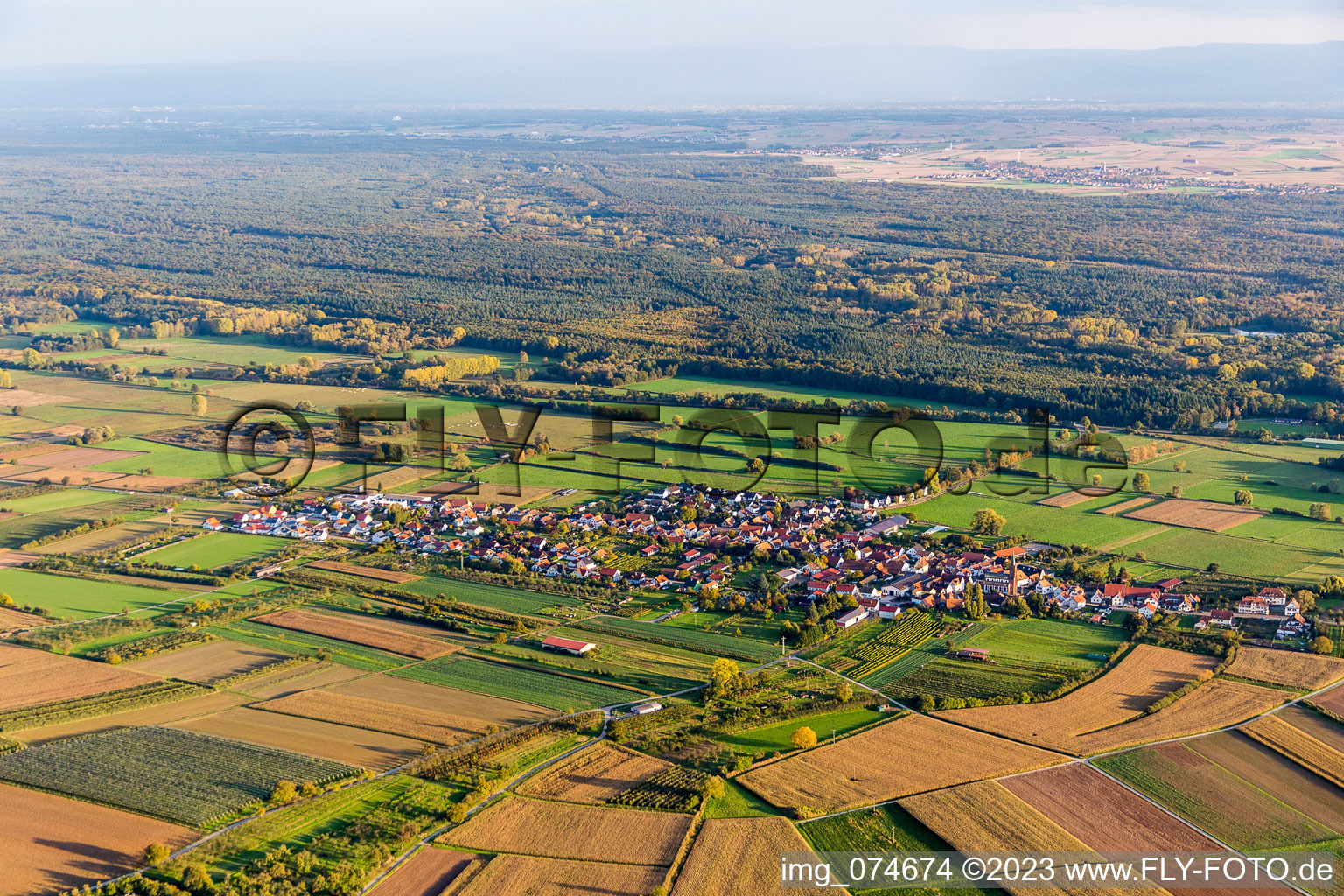 Vue aérienne de Kapsweyer dans le département Rhénanie-Palatinat, Allemagne