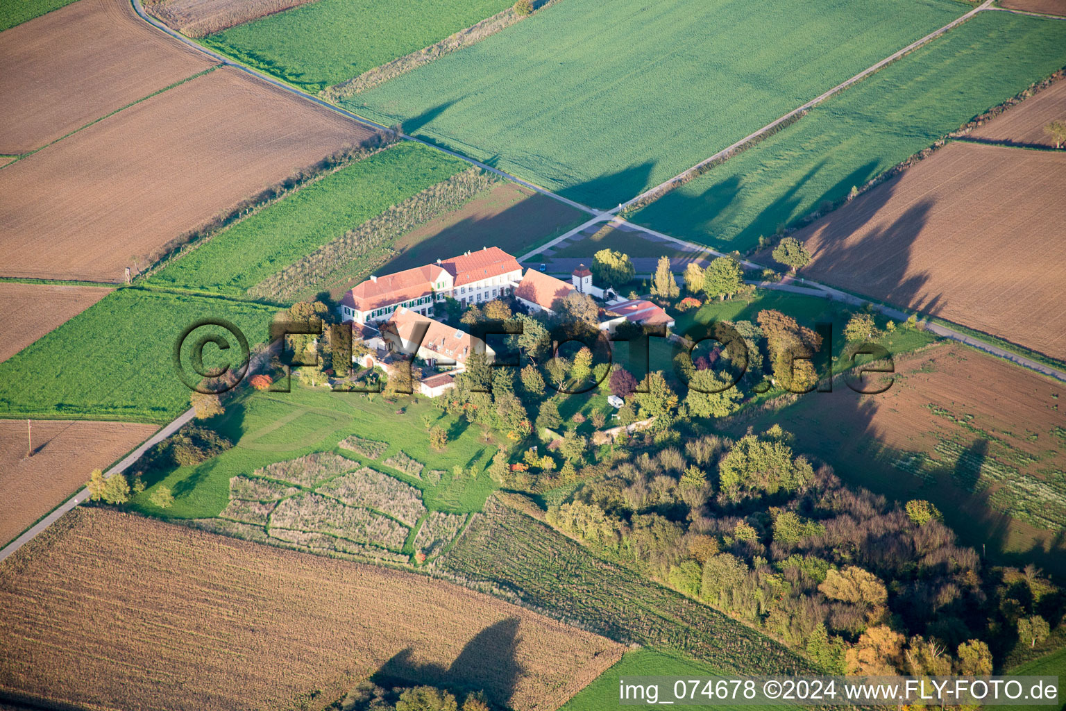 Atelier pour résidences-services Atelier pour talents cachés à but non lucratif GmbH à Haftelhof à le quartier Haftelhof in Schweighofen dans le département Rhénanie-Palatinat, Allemagne vue d'en haut