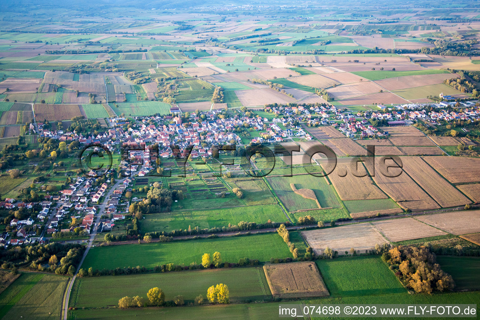 Vue d'oiseau de Kapsweyer dans le département Rhénanie-Palatinat, Allemagne