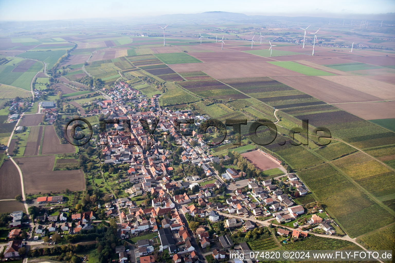 Vue aérienne de Kindenheim dans le département Rhénanie-Palatinat, Allemagne