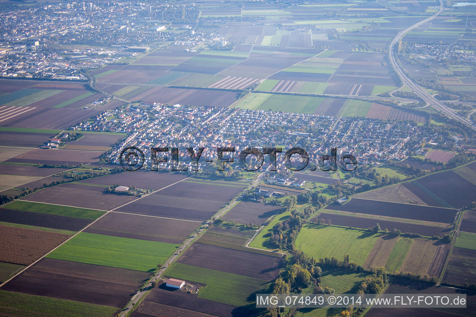 Vue aérienne de Beindersheim dans le département Rhénanie-Palatinat, Allemagne