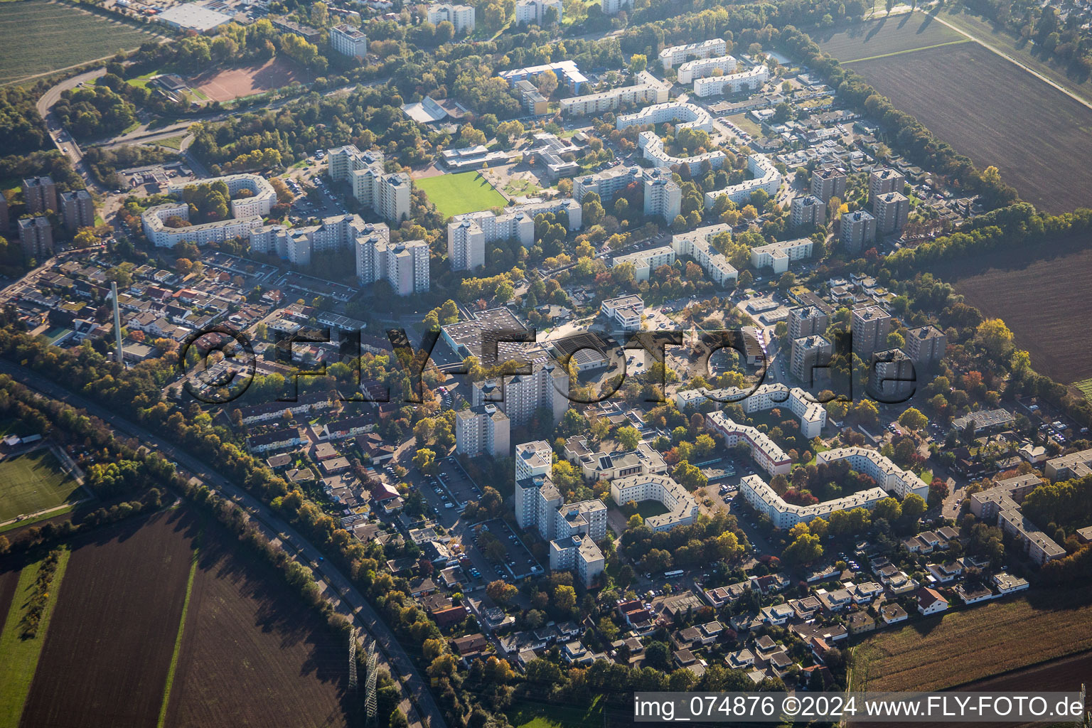 Vue aérienne de Quartier Pfingstweide in Ludwigshafen am Rhein dans le département Rhénanie-Palatinat, Allemagne