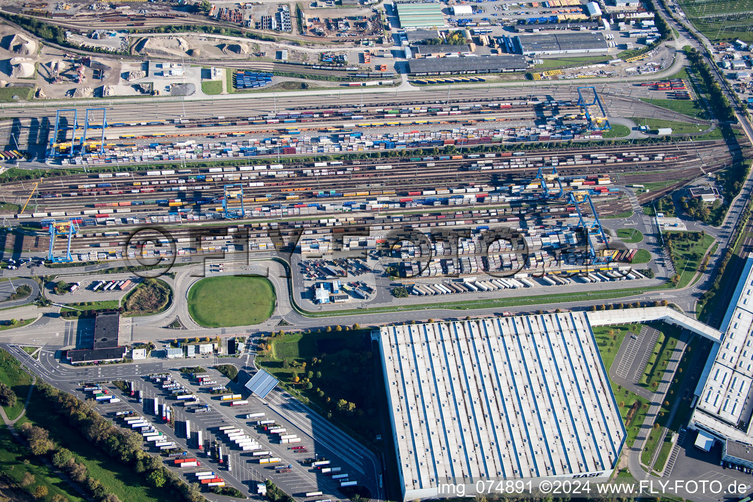 Vue d'oiseau de Du nord à le quartier BASF in Ludwigshafen am Rhein dans le département Rhénanie-Palatinat, Allemagne