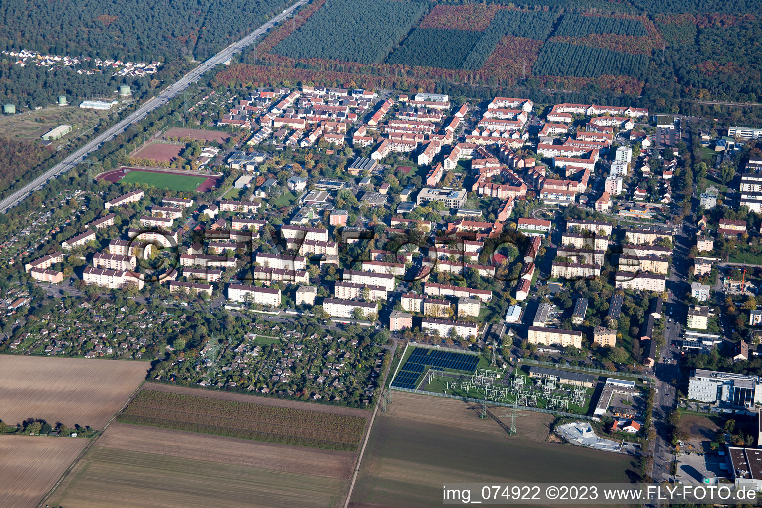 Vue aérienne de Quartier Schönau in Mannheim dans le département Bade-Wurtemberg, Allemagne