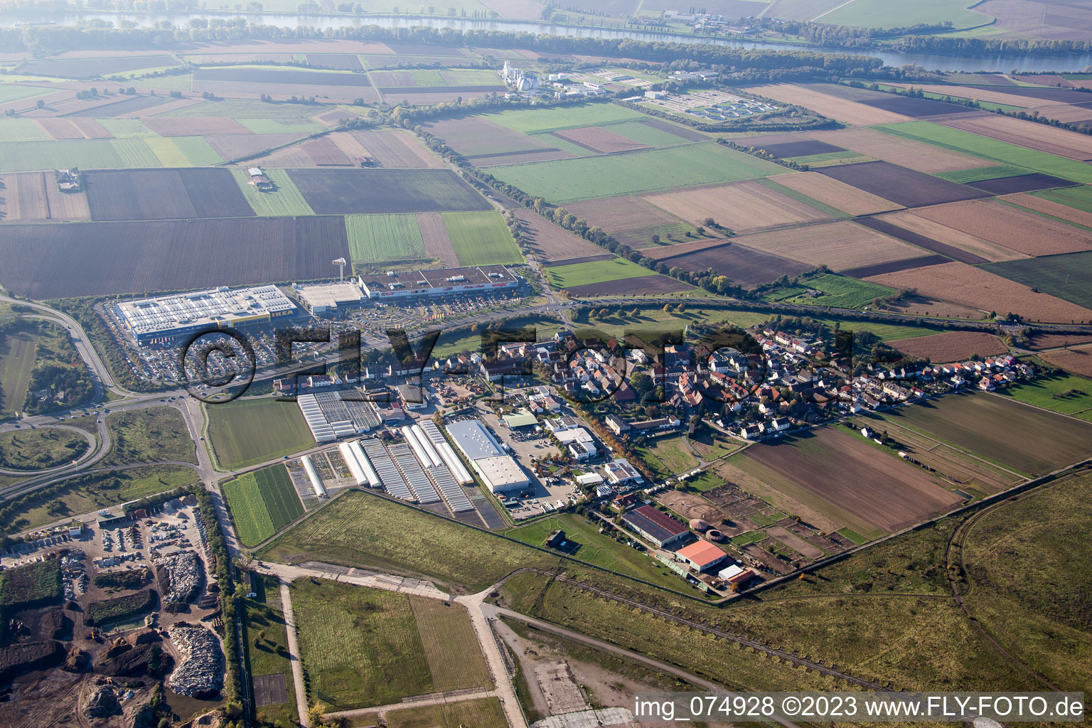 Vue aérienne de Scharhof, IKEA à le quartier Sandhofen in Mannheim dans le département Bade-Wurtemberg, Allemagne