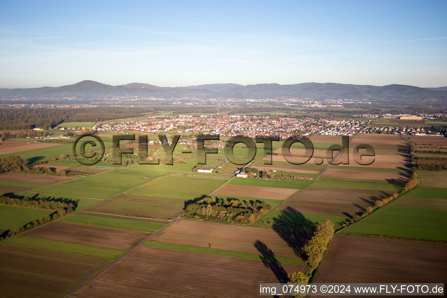 Vue aérienne de Einhausen à Lorsch dans le département Hesse, Allemagne