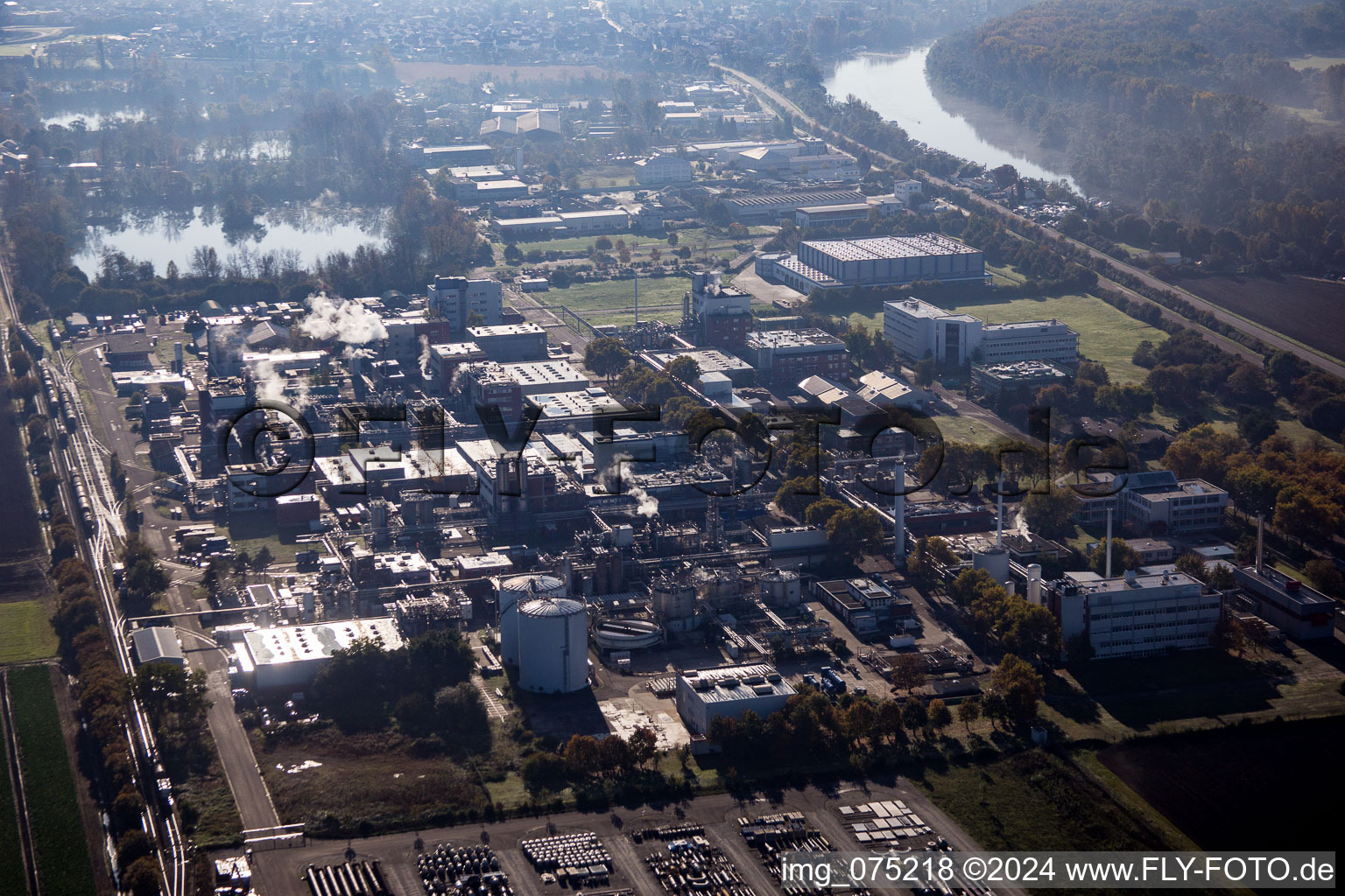 Vue aérienne de BASF Lampertheim à Lampertheim dans le département Hesse, Allemagne