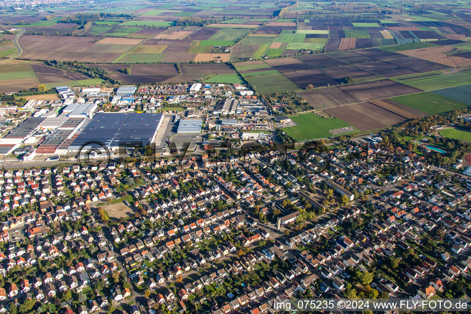 Vue oblique de Bürstadt dans le département Hesse, Allemagne