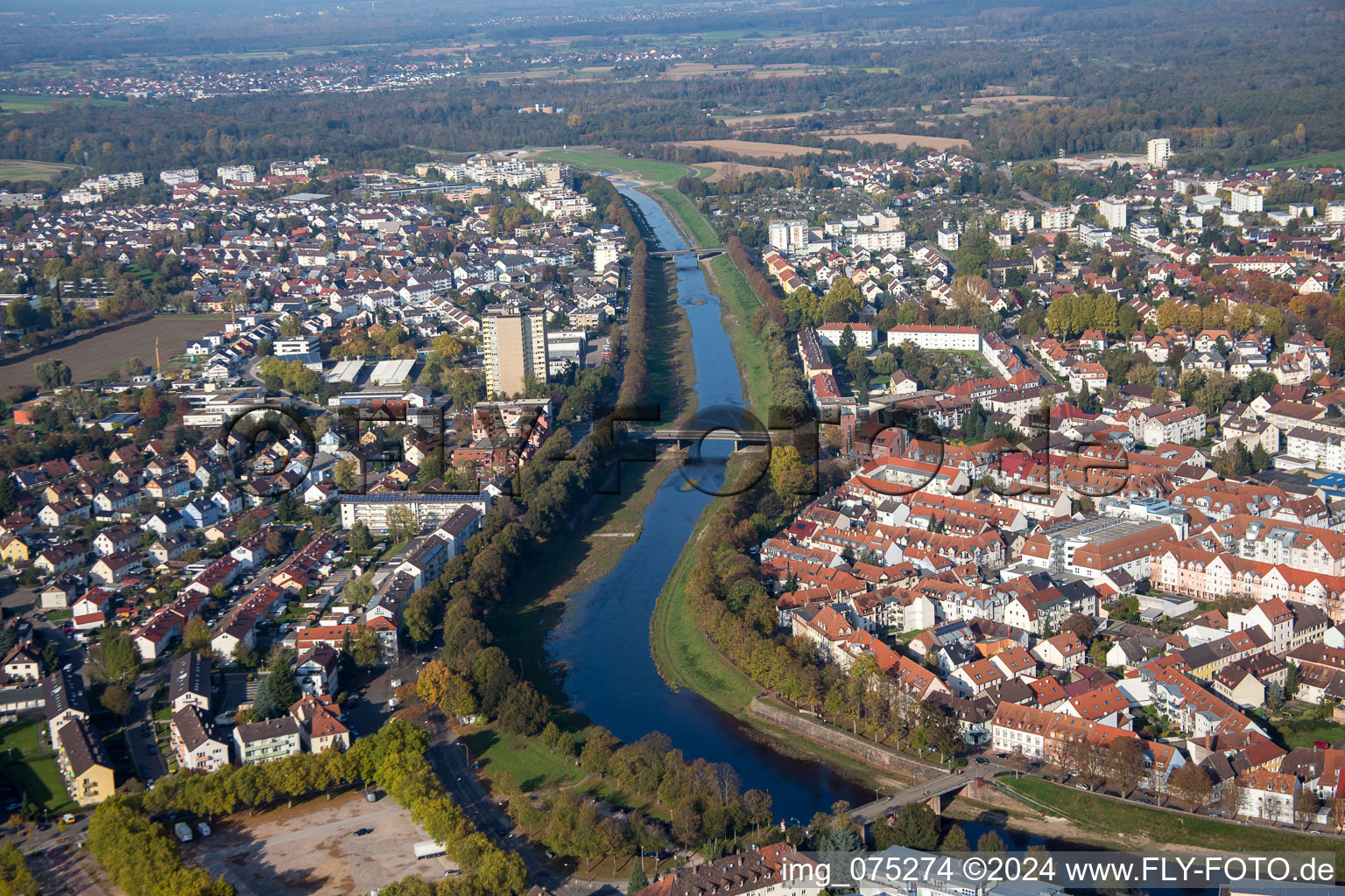 Vue aérienne de Pont Hindenburg à Rastatt dans le département Bade-Wurtemberg, Allemagne