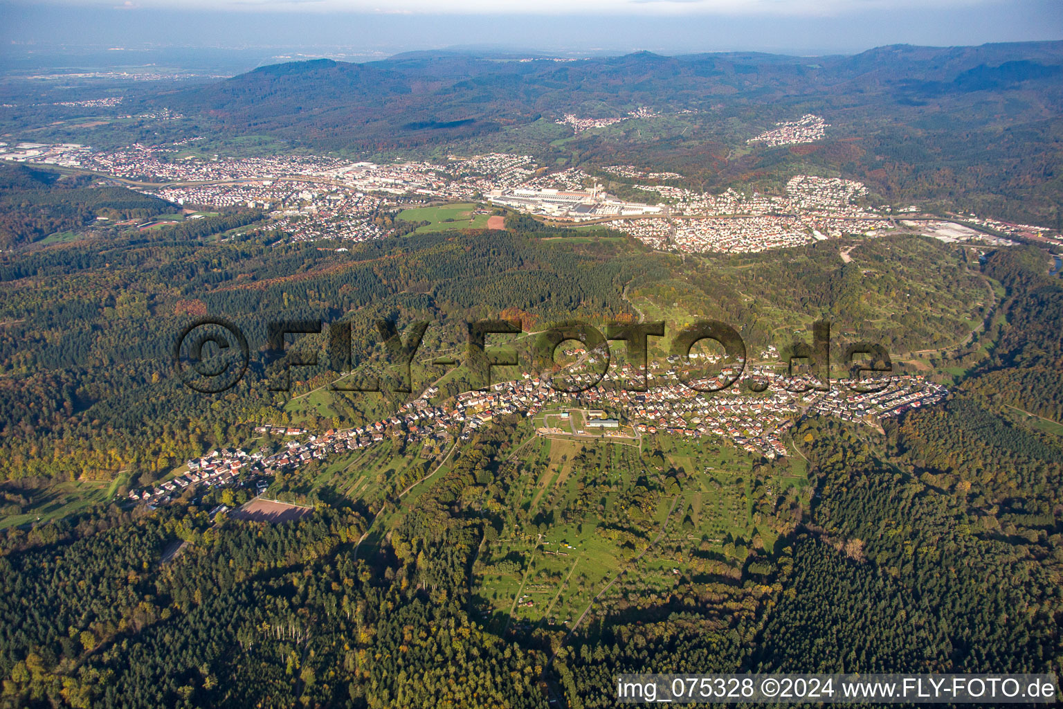 Vue aérienne de Du sud-ouest à le quartier Selbach in Gaggenau dans le département Bade-Wurtemberg, Allemagne