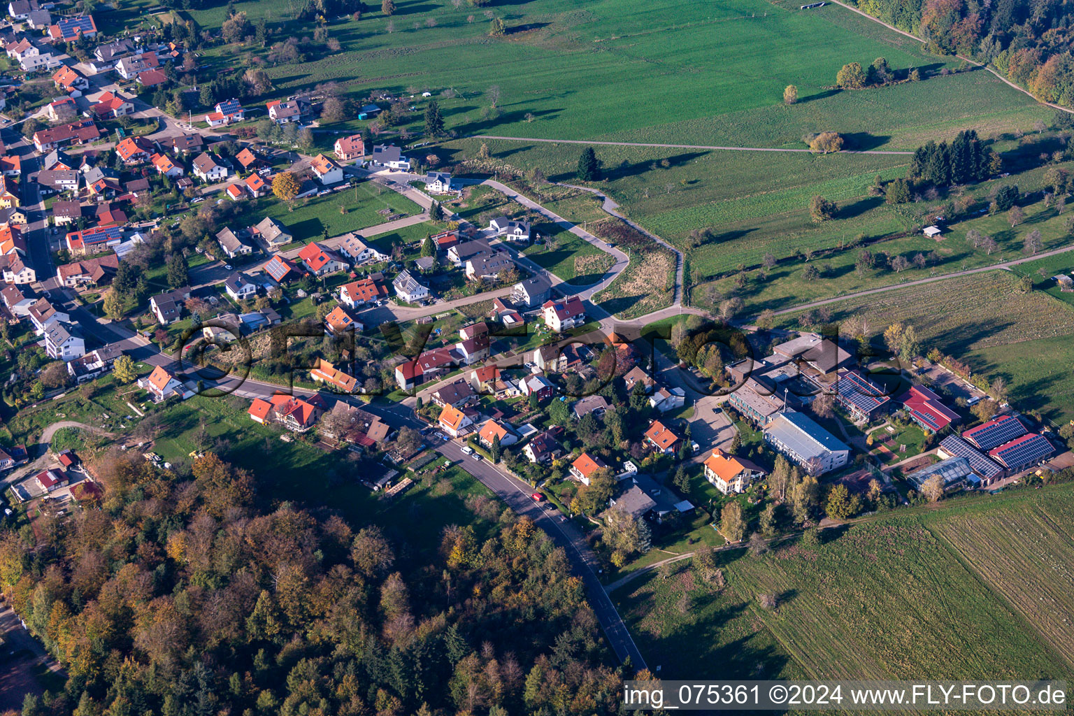 Vue aérienne de Moosbronn dans le département Bade-Wurtemberg, Allemagne