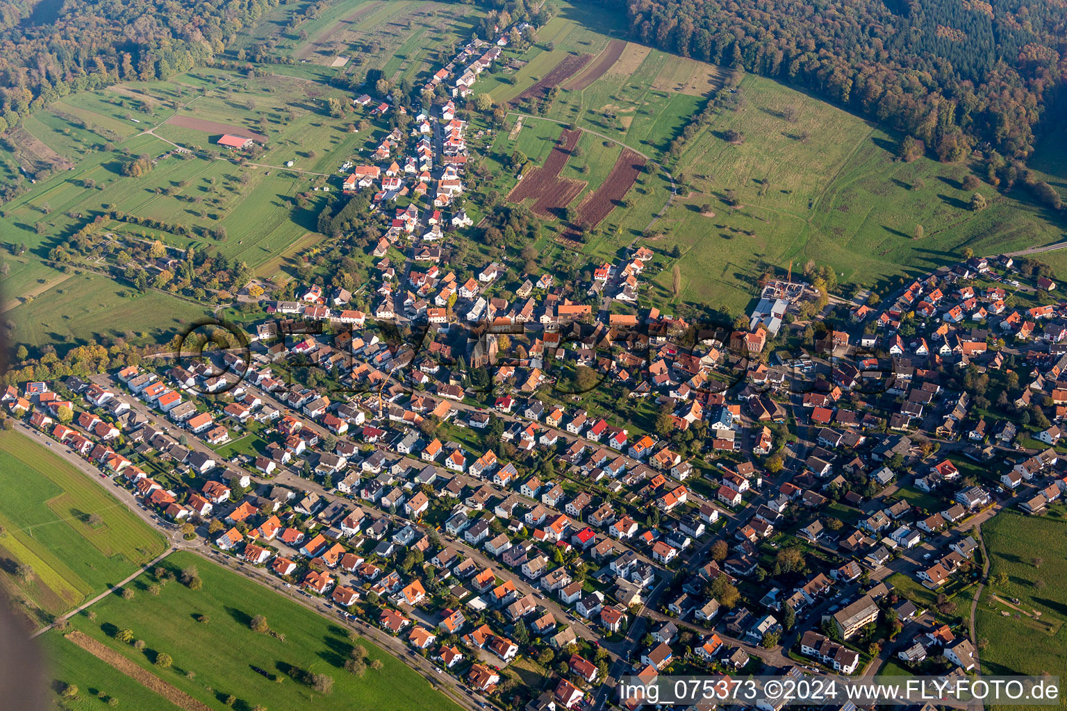 Vue aérienne de Quartier Schöllbronn in Ettlingen dans le département Bade-Wurtemberg, Allemagne