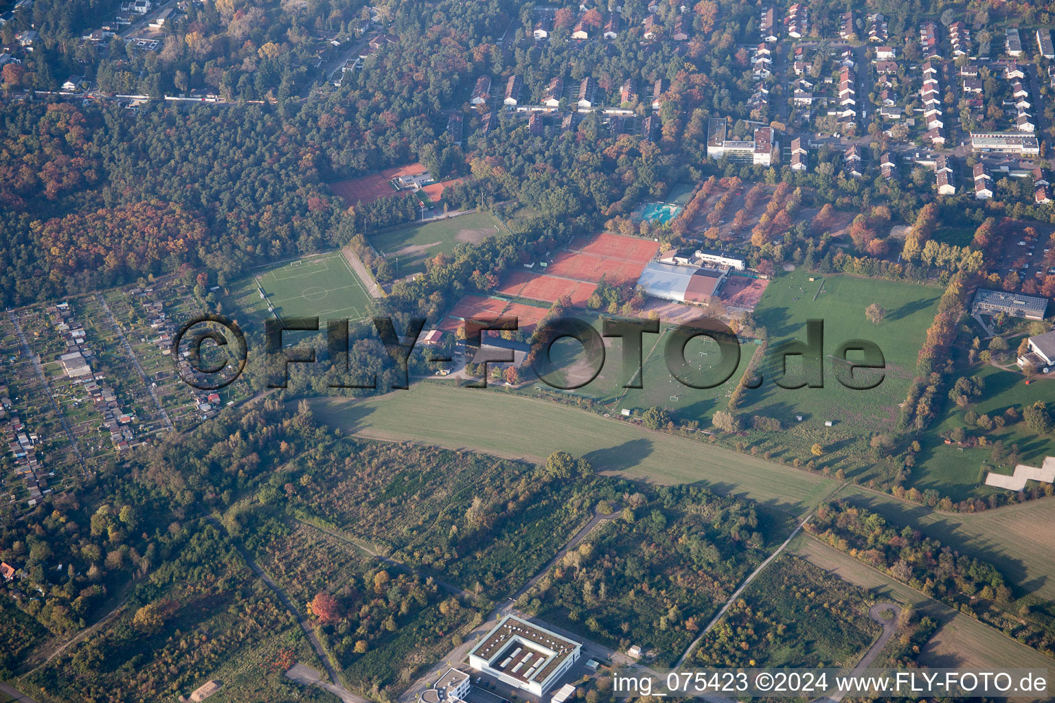 Vue aérienne de Quartier Rintheim in Karlsruhe dans le département Bade-Wurtemberg, Allemagne