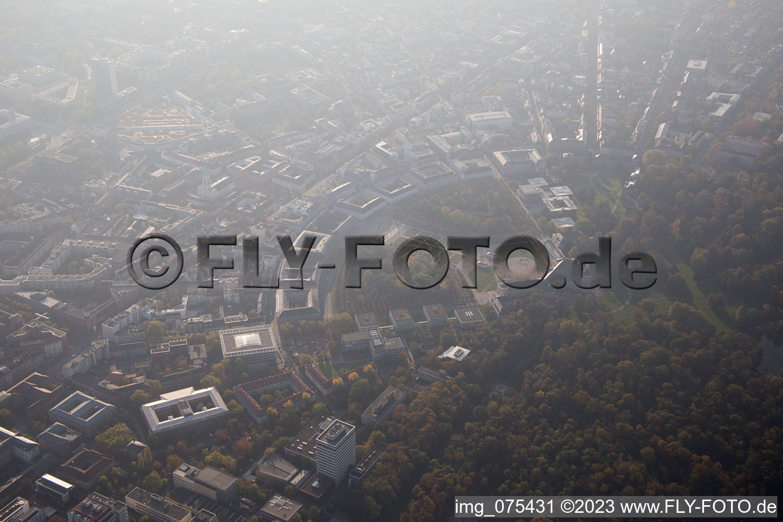Vue aérienne de Quartier Innenstadt-West in Karlsruhe dans le département Bade-Wurtemberg, Allemagne
