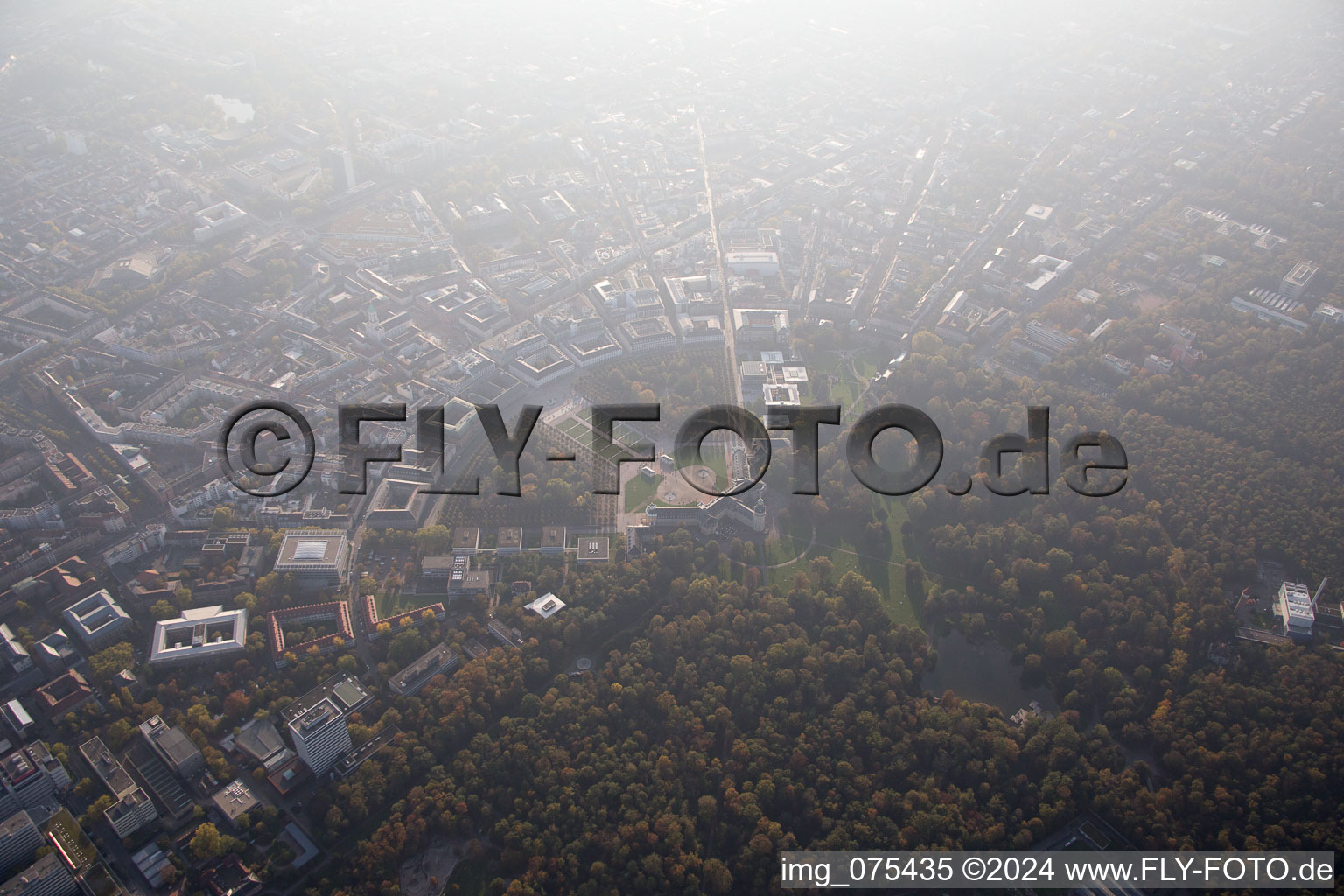 Vue aérienne de Quartier Innenstadt-West in Karlsruhe dans le département Bade-Wurtemberg, Allemagne