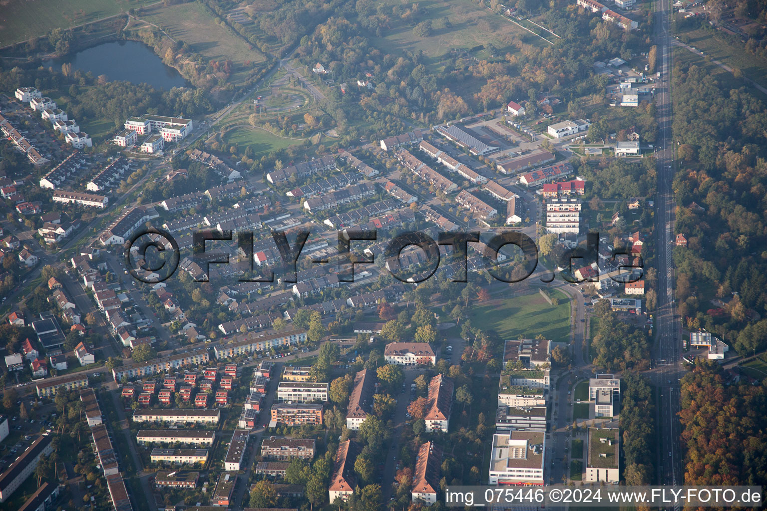 Vue aérienne de Quartier Neureut in Karlsruhe dans le département Bade-Wurtemberg, Allemagne