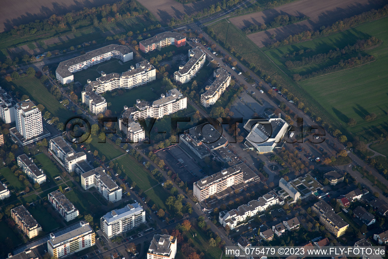 Enregistrement par drone de Quartier Neureut in Karlsruhe dans le département Bade-Wurtemberg, Allemagne