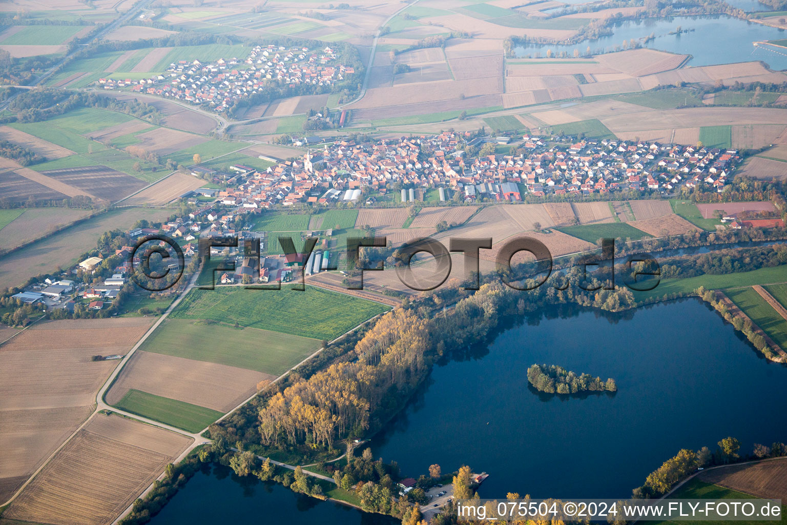 Vue oblique de Neupotz dans le département Rhénanie-Palatinat, Allemagne