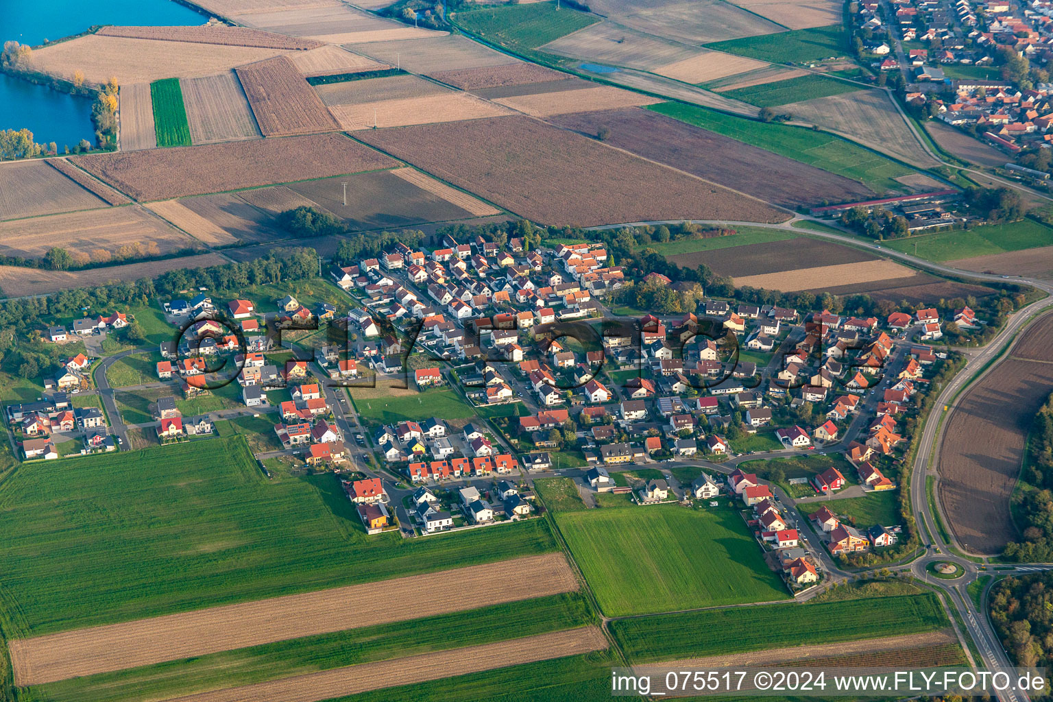 Vue d'oiseau de Quartier Hardtwald in Neupotz dans le département Rhénanie-Palatinat, Allemagne