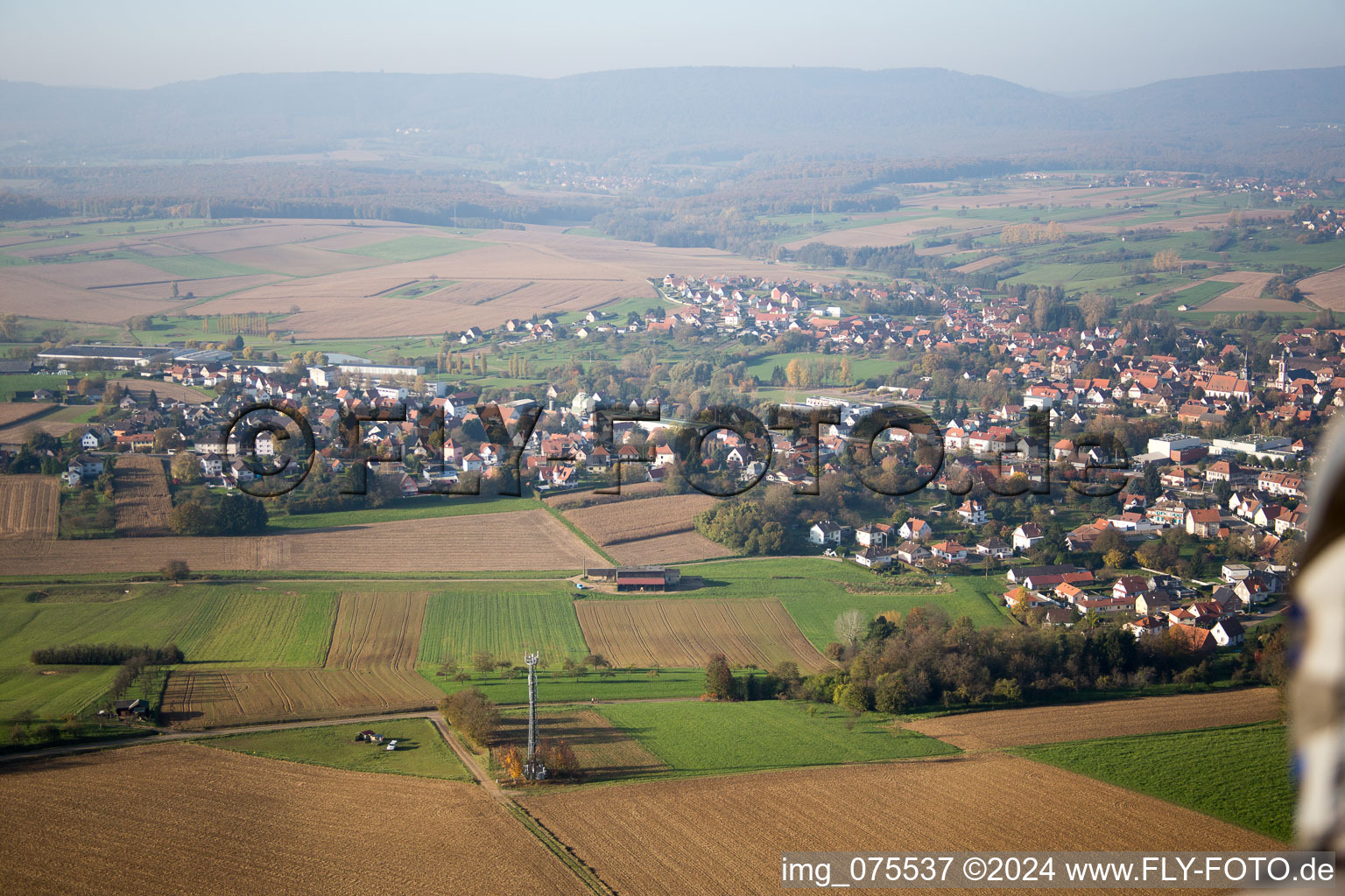 Vue aérienne de Soultz-sous-Forêts dans le département Bas Rhin, France