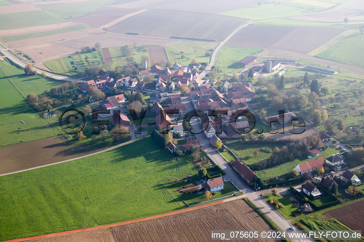 Vue aérienne de Kuhlendorf dans le département Bas Rhin, France