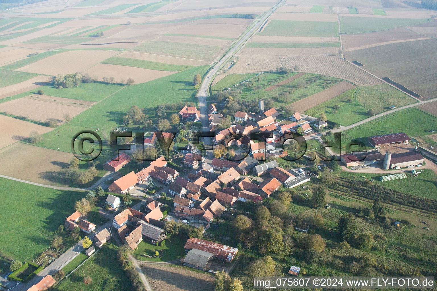 Vue aérienne de Kuhlendorf dans le département Bas Rhin, France