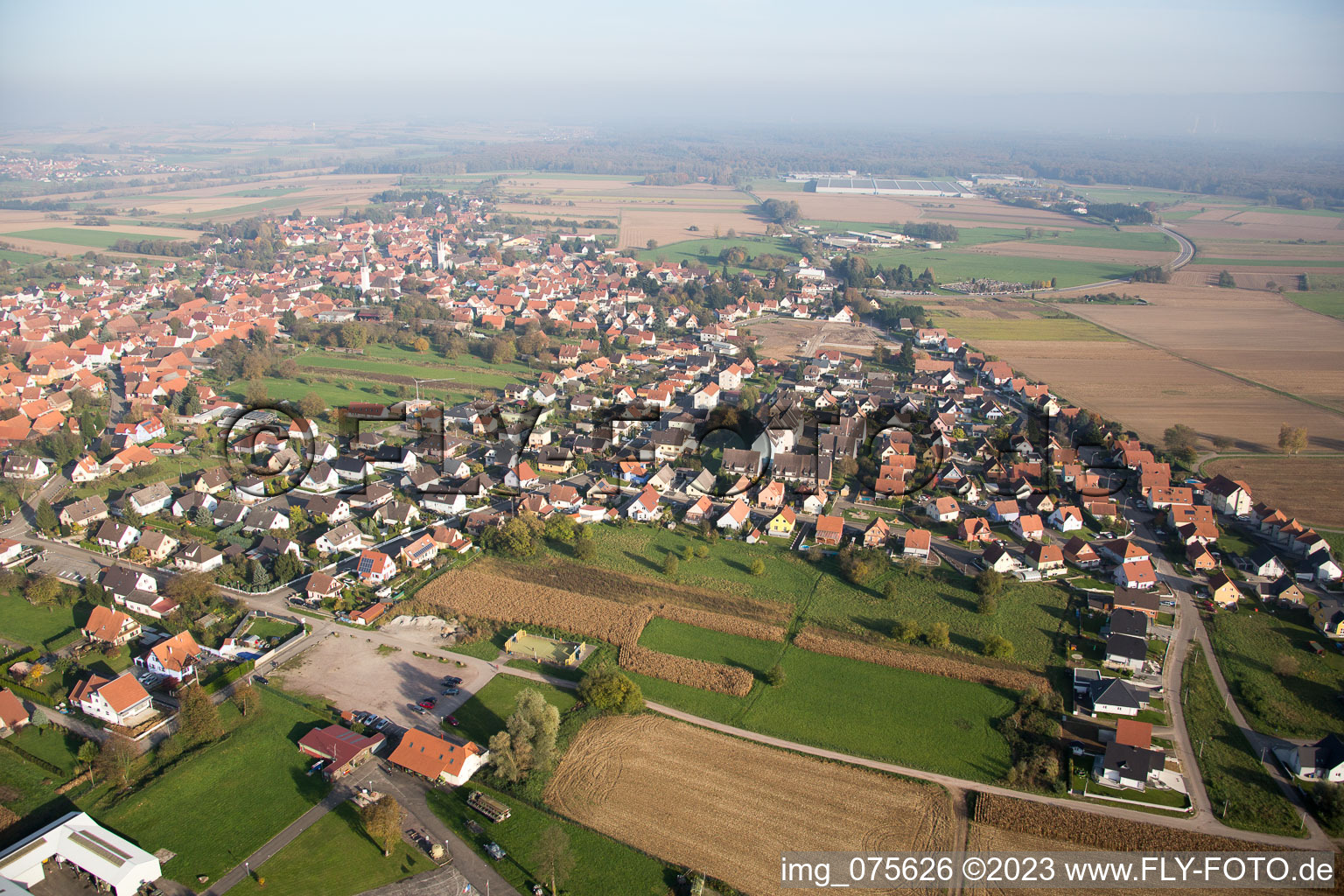 Vue aérienne de Hatten dans le département Bas Rhin, France