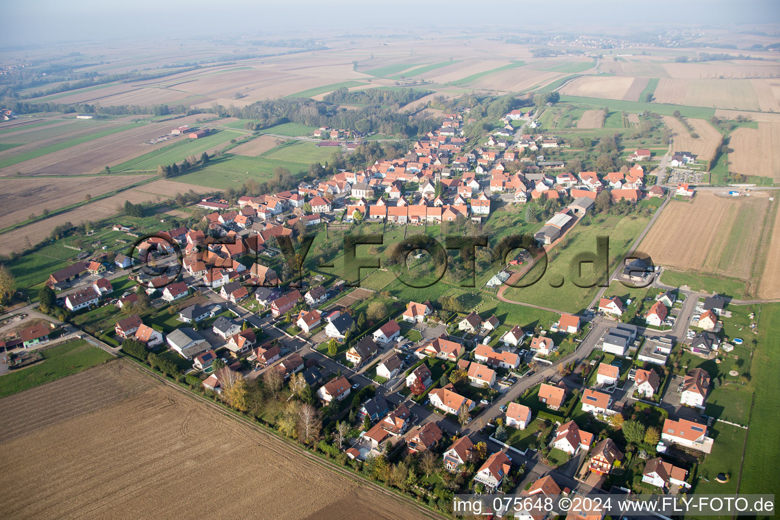 Vue aérienne de Buhl dans le département Bas Rhin, France