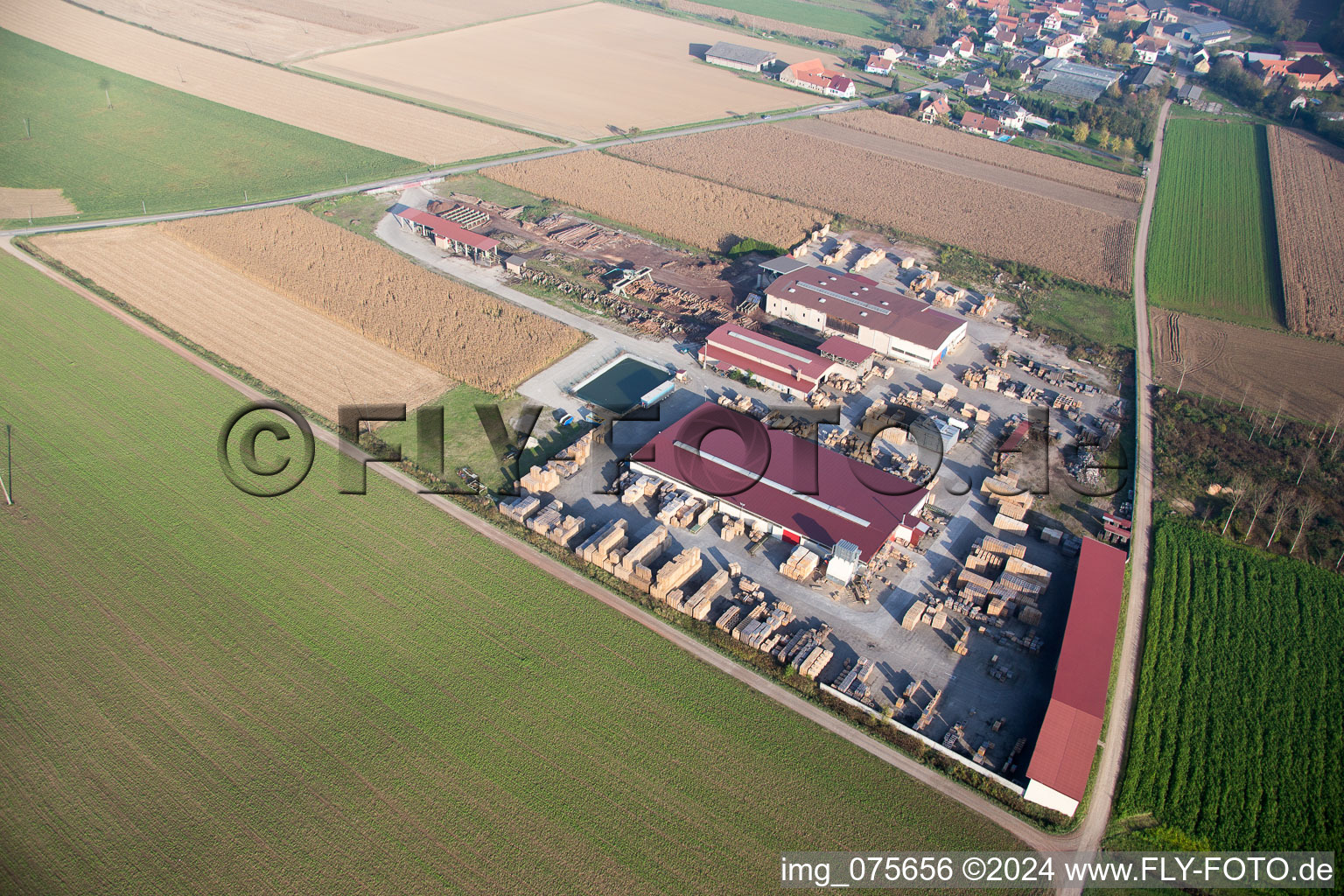 Vue aérienne de Niederrœdern dans le département Bas Rhin, France