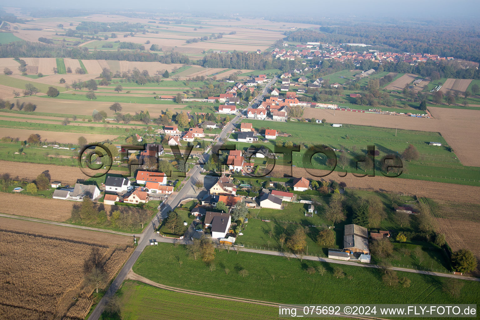 Vue aérienne de Schaffhouse-près-Seltz dans le département Bas Rhin, France