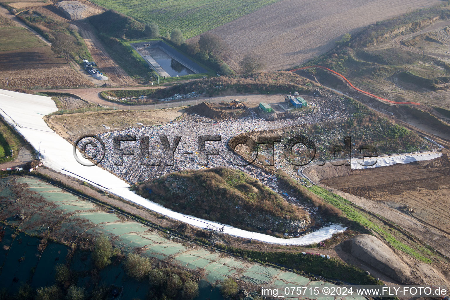 Schaffhouse-près-Seltz dans le département Bas Rhin, France du point de vue du drone