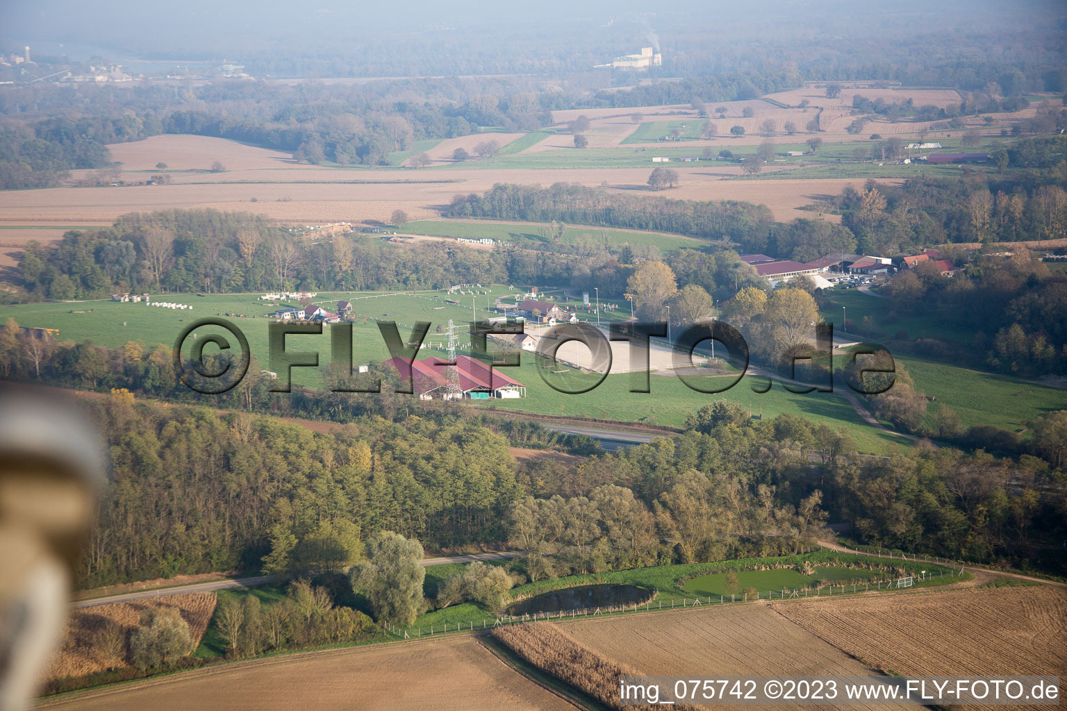 Vue aérienne de Neewiller-près-Lauterbourg dans le département Bas Rhin, France