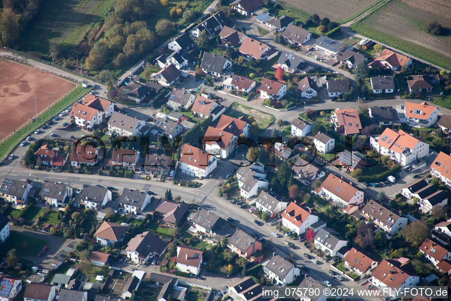 Hagenbach dans le département Rhénanie-Palatinat, Allemagne vue d'en haut