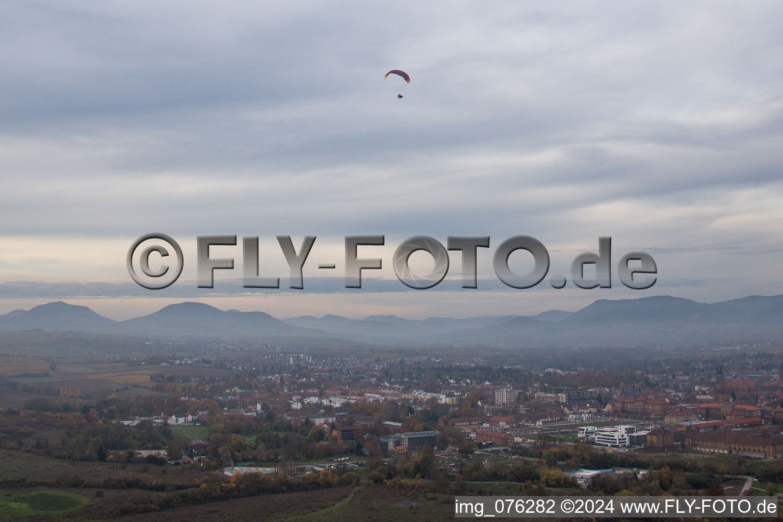 Vue aérienne de Landau in der Pfalz dans le département Rhénanie-Palatinat, Allemagne