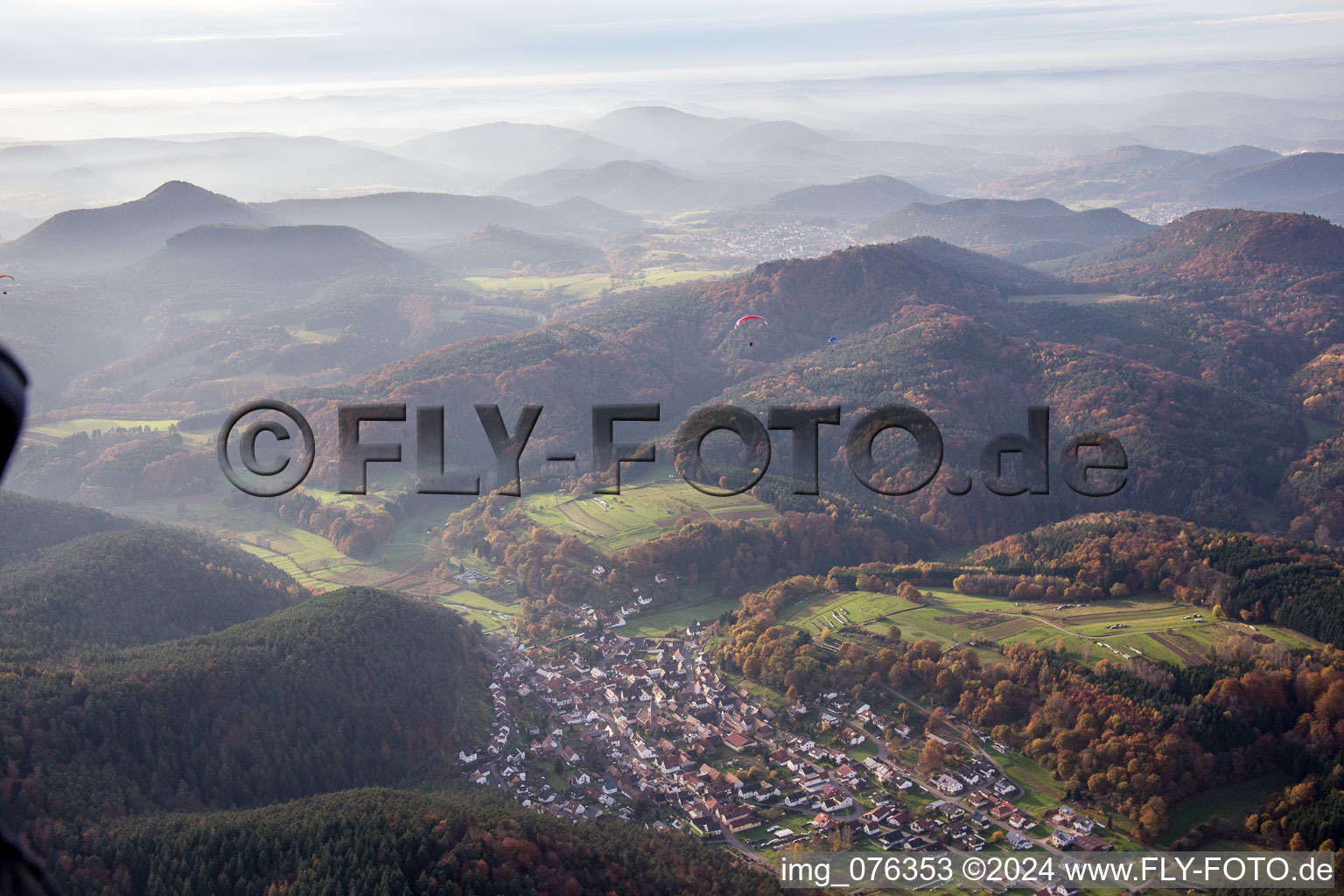 Vue aérienne de Vorderweidenthal dans le département Rhénanie-Palatinat, Allemagne