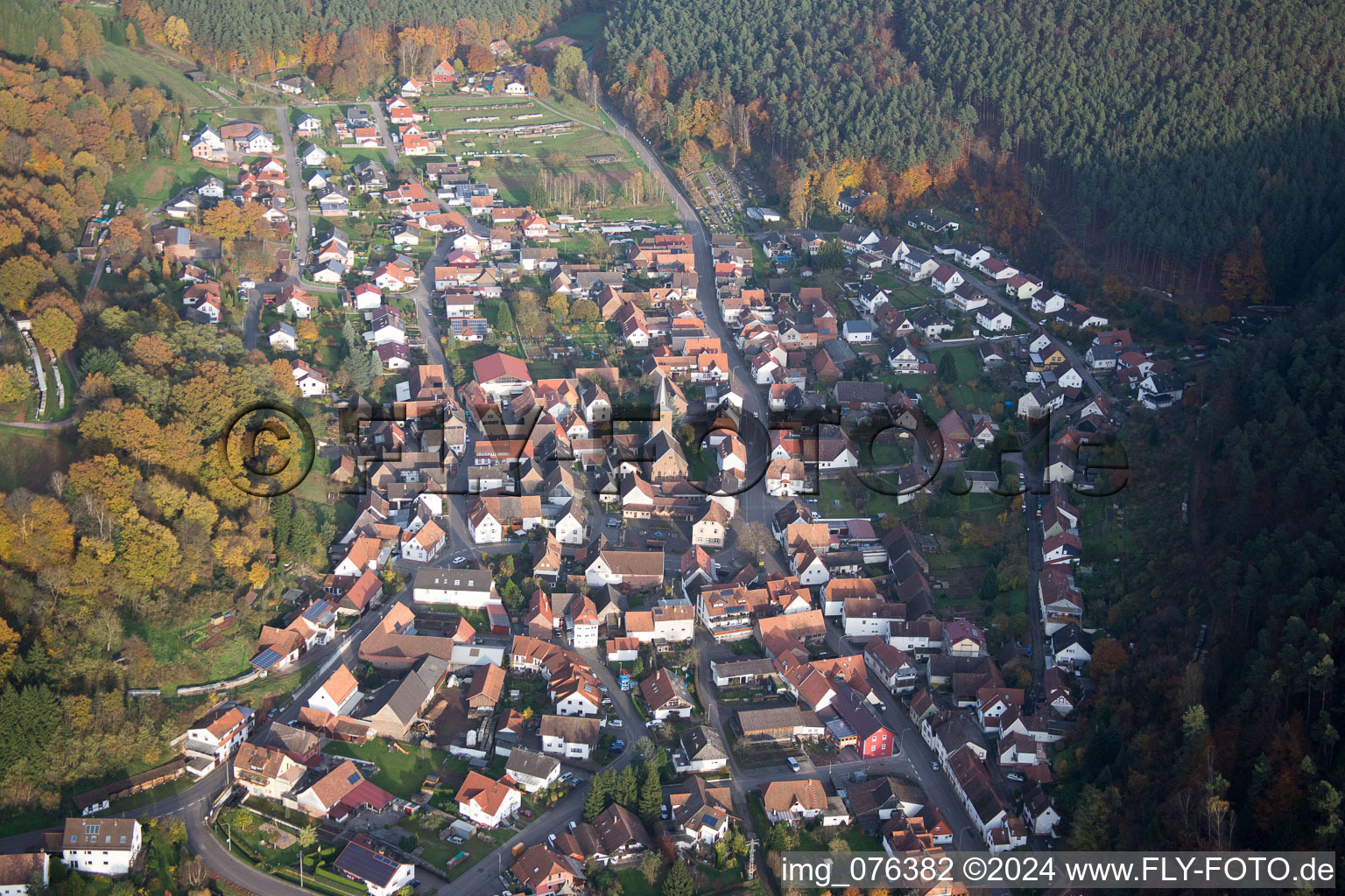 Vue oblique de Vorderweidenthal dans le département Rhénanie-Palatinat, Allemagne