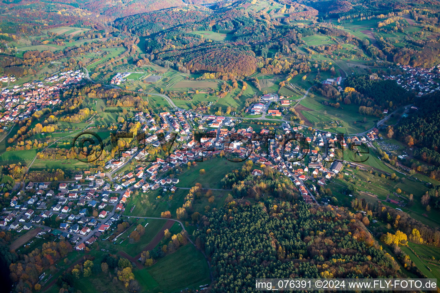 Vue aérienne de Quartier Gossersweiler in Gossersweiler-Stein dans le département Rhénanie-Palatinat, Allemagne