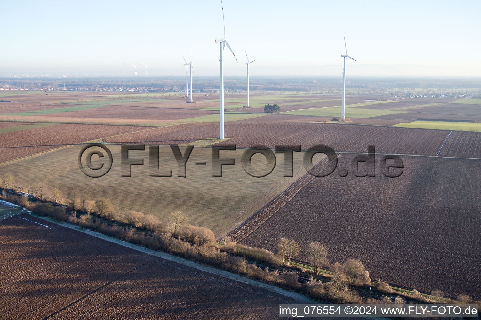 Minfeld dans le département Rhénanie-Palatinat, Allemagne du point de vue du drone