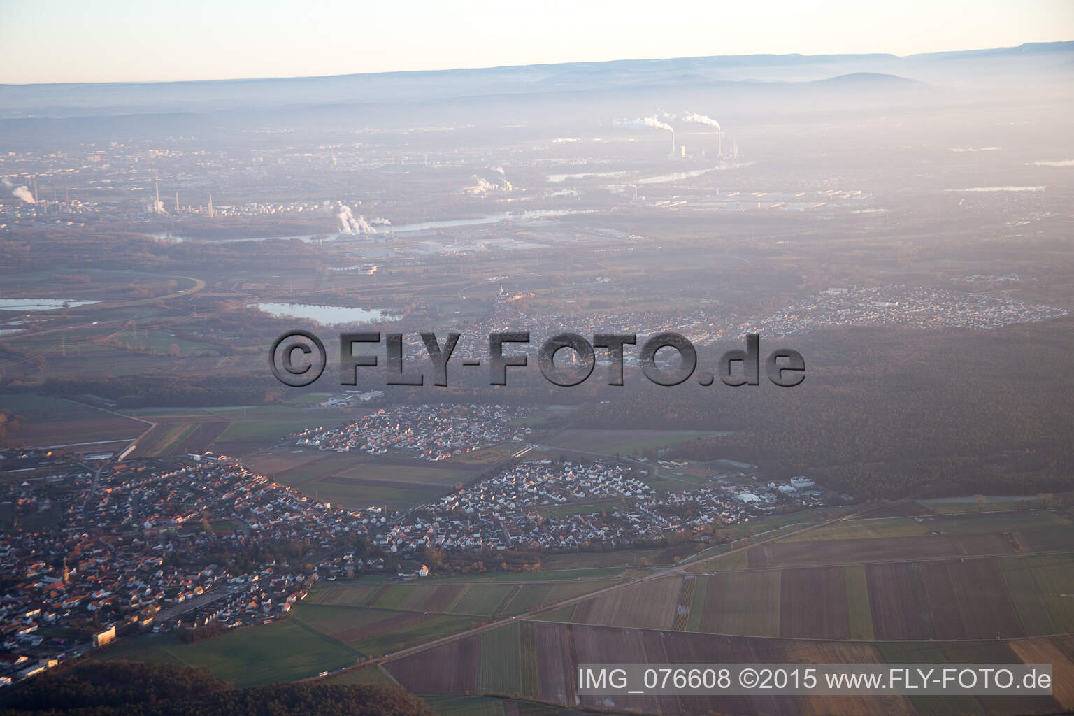 Rheinzabern dans le département Rhénanie-Palatinat, Allemagne d'un drone
