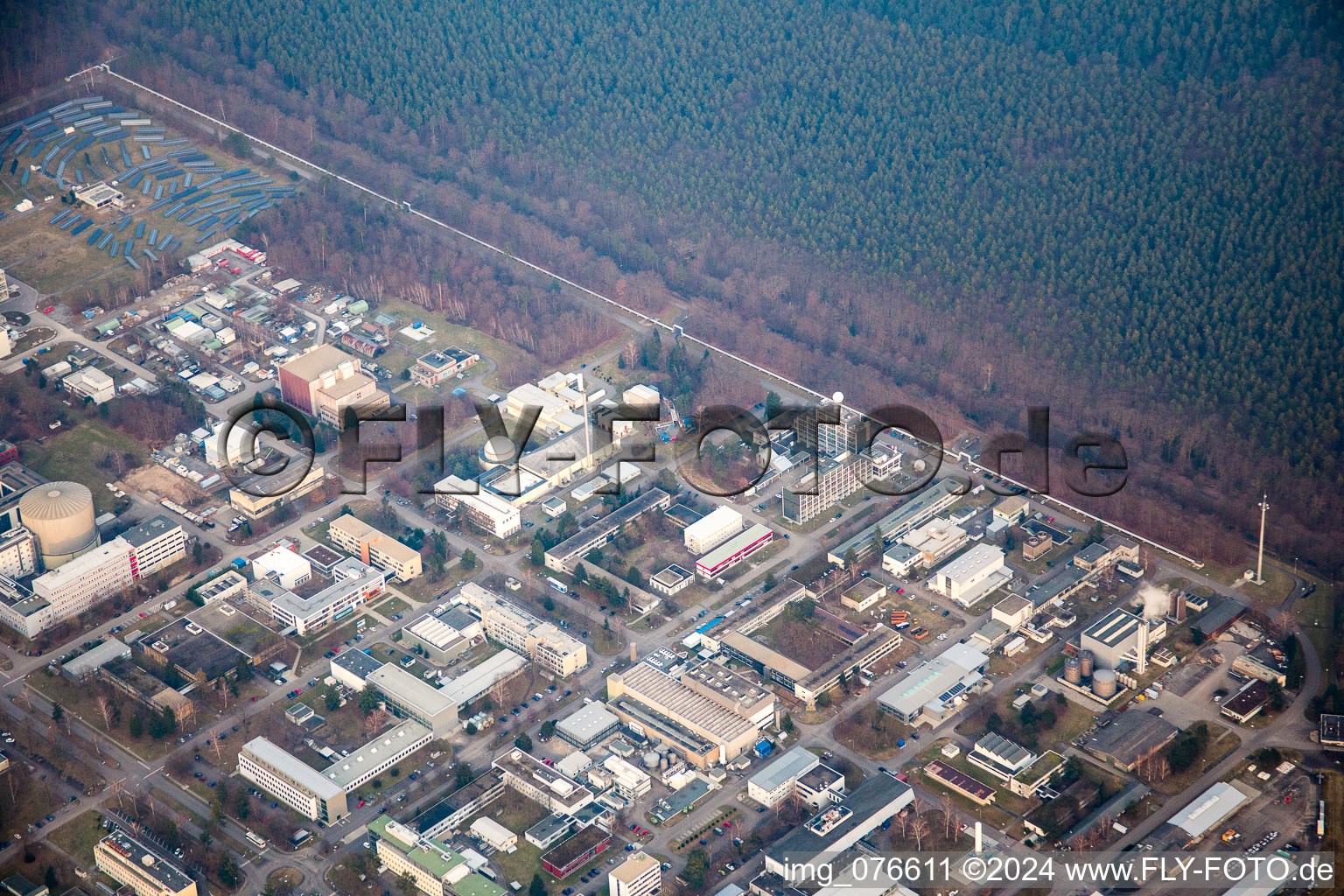 Vue aérienne de KIT Nord à le quartier Leopoldshafen in Eggenstein-Leopoldshafen dans le département Bade-Wurtemberg, Allemagne