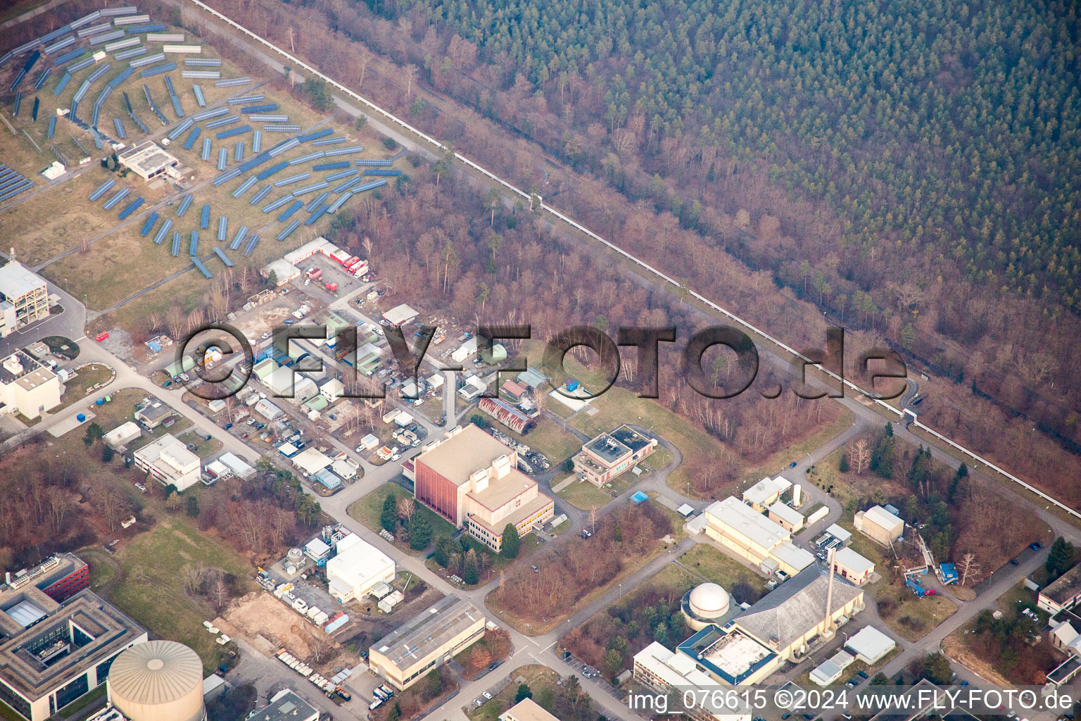 KIT Nord à le quartier Leopoldshafen in Eggenstein-Leopoldshafen dans le département Bade-Wurtemberg, Allemagne d'en haut